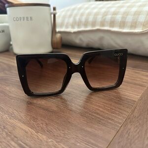 Gucci Brown Oversized Sunglasses with Geometric Frame